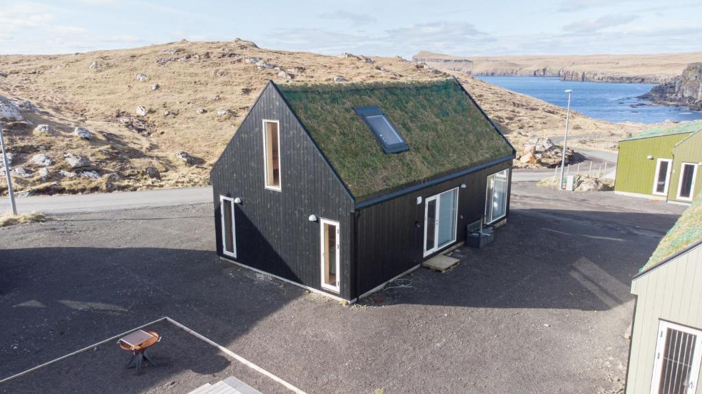 Vacation Home / Scenic Nature / Sandoy / Beach
