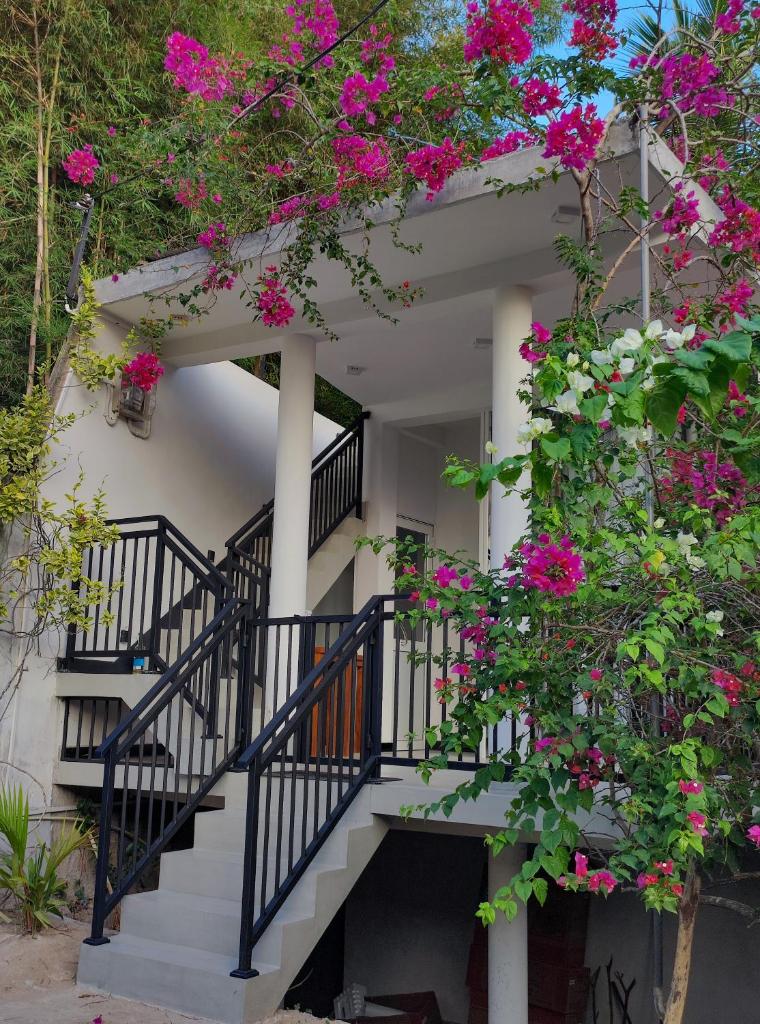 FLOWER SHADE VILLA photo 1