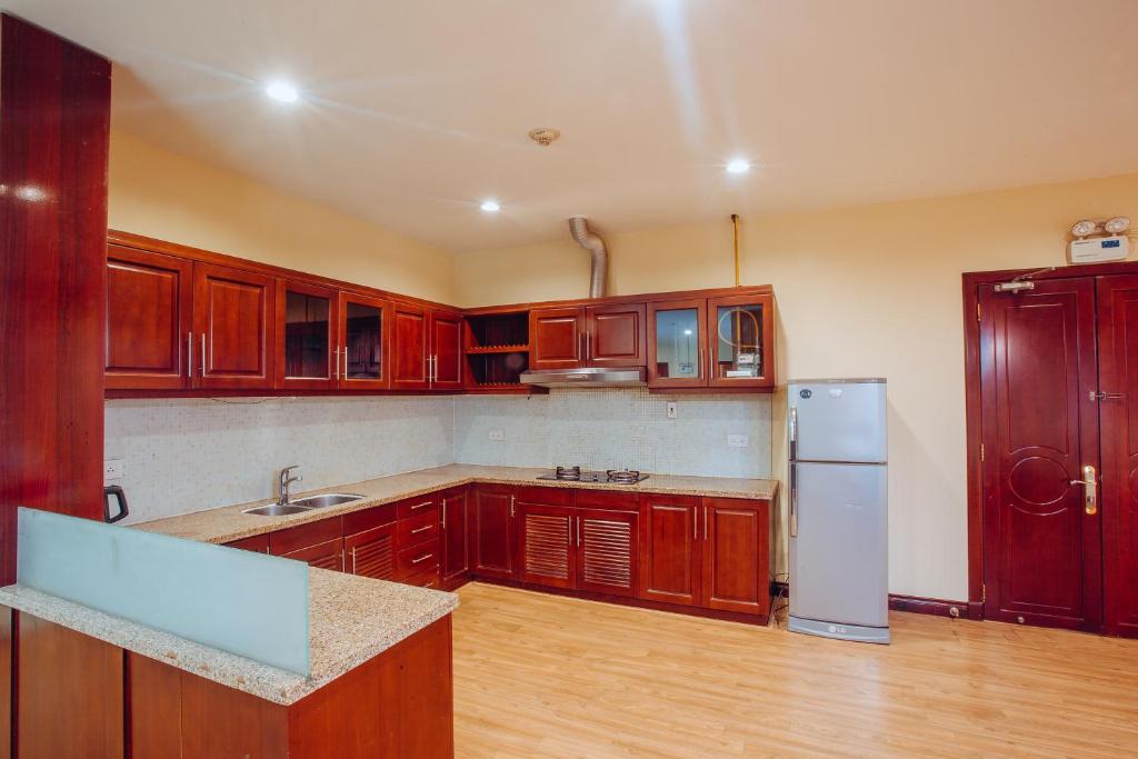 Khách Sạn Vĩnh Trung Plaza Apartments 