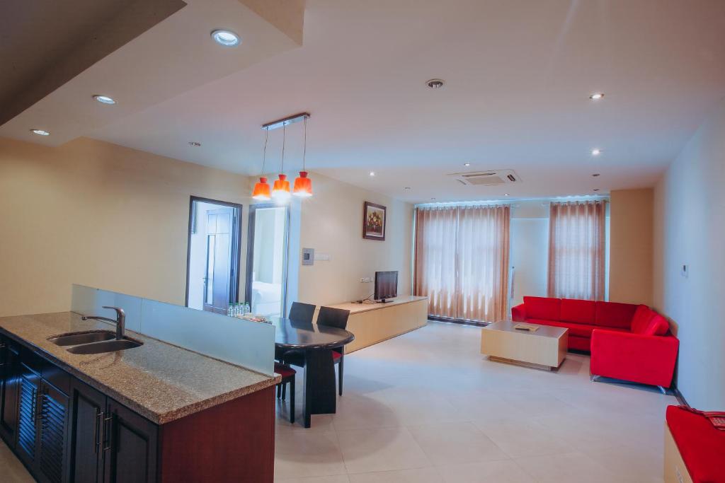 Khách Sạn Vĩnh Trung Plaza Apartments 