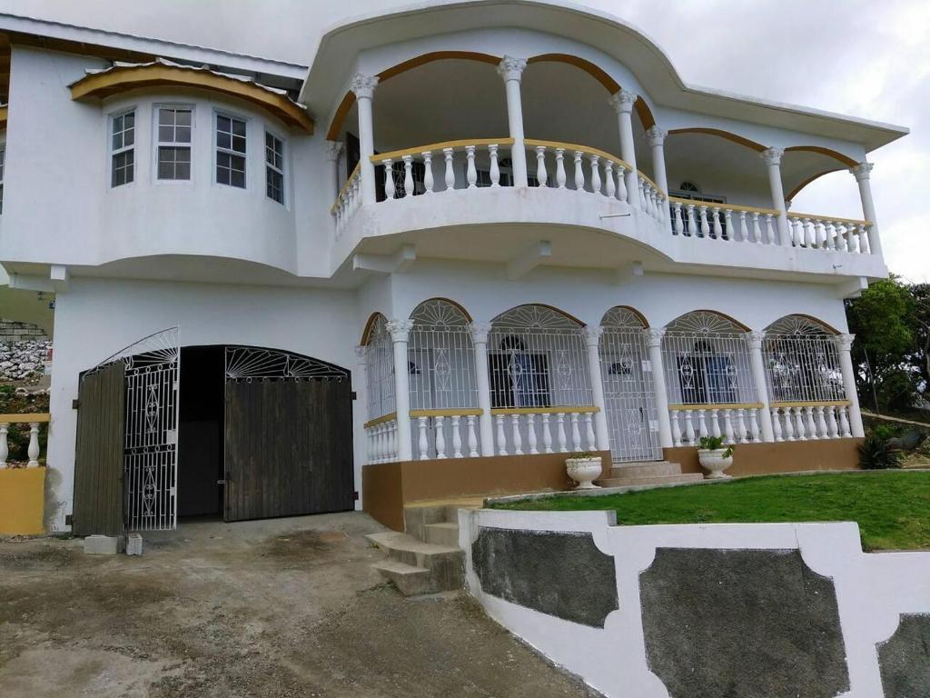 Remarkable 2-Bed Villa in Fair Prospect Sea View photo 4