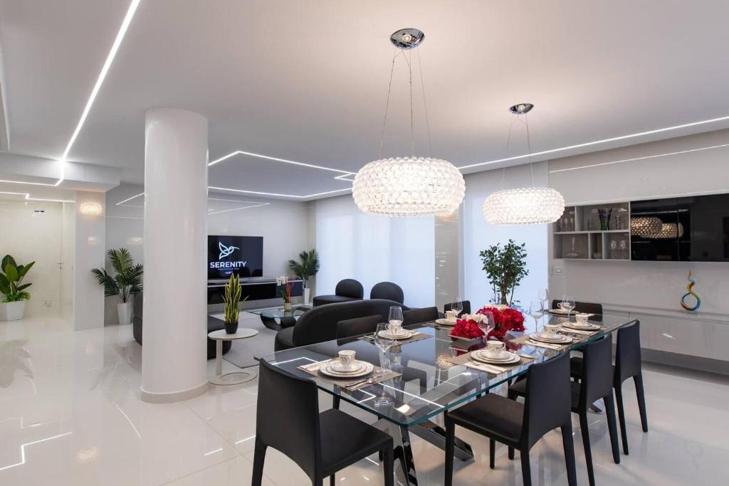 Serenity Penthouse - The Pinnacle of Luxury photo 1