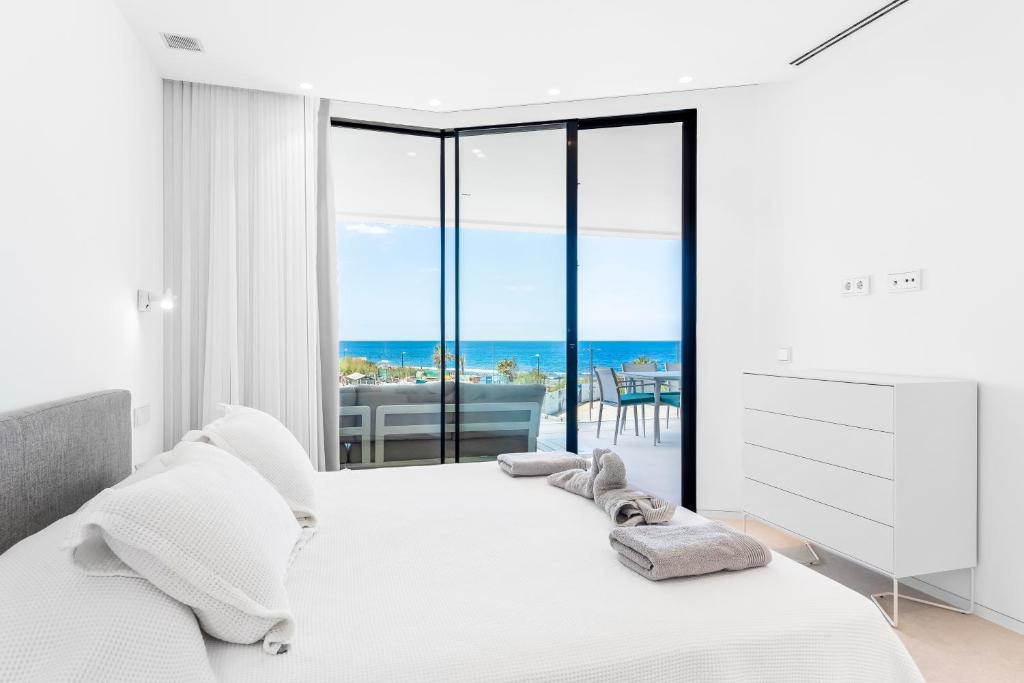 New Luxury Apartment First Sea Line photo 1