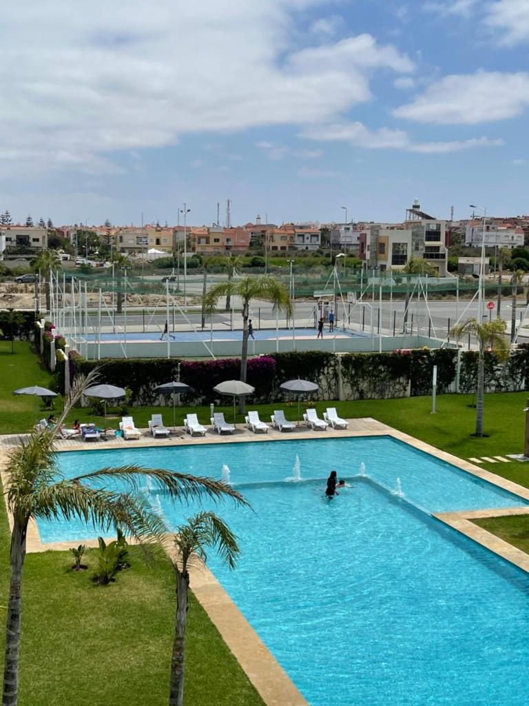 Bel appartement pied sur mer vue imprenable sur piscine et jardins photo 1