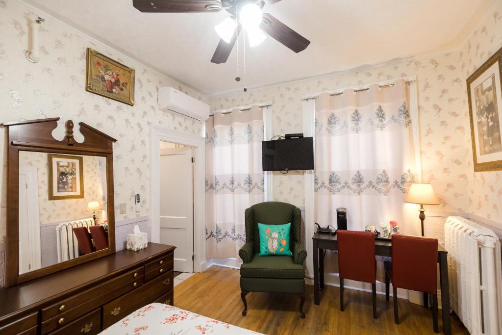 Prince Street Suites photo 3
