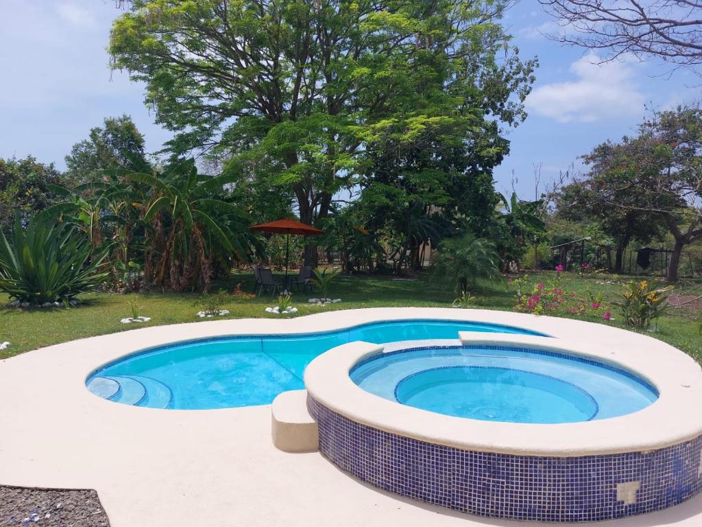 BEAUTIFUL HOUSE IN LAS UVAS SAN CARLOS, PANAMA WITH FRUIT TREES -SWIMMING POOL