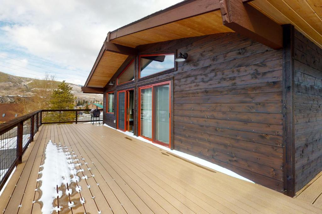 The Nugget Ski Chalet photo 1