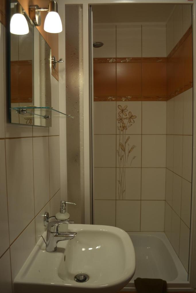 Penzion Farma Dvorec Room Type - Twin Room with Private Bathroom