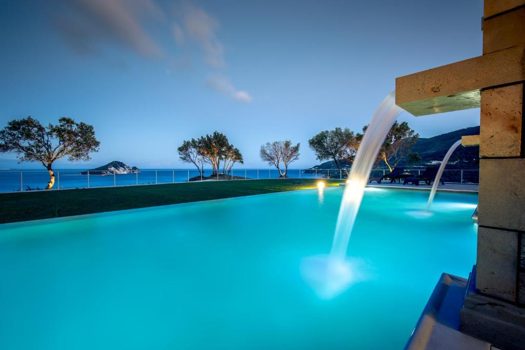 Artina Luxury Villa photo 3