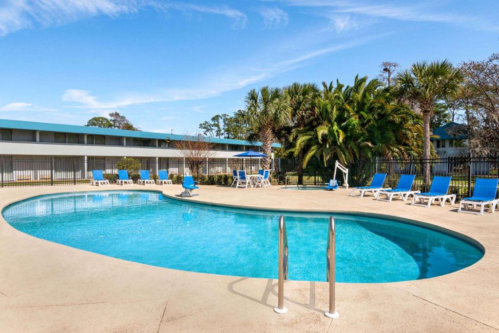 Baymont by Wyndham Daytona Beach/Intl Speedway image