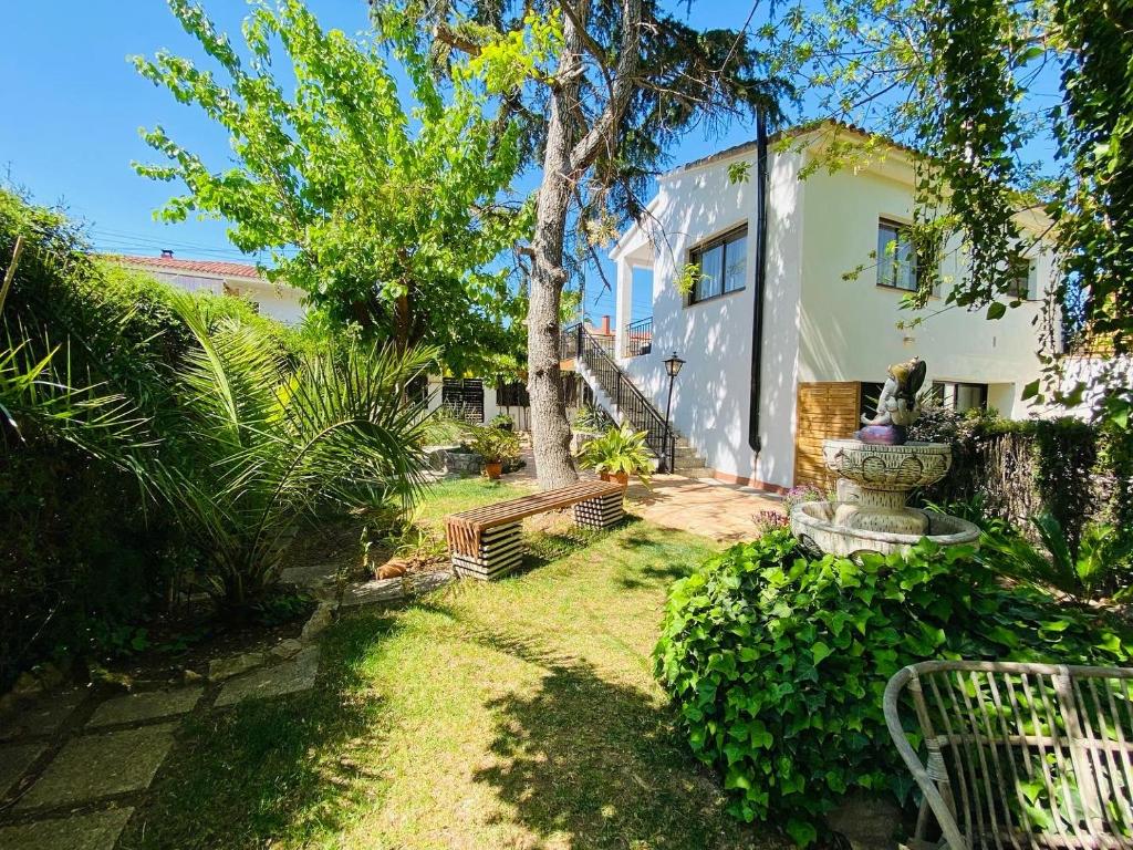 Charming apartment in a duplex with garden & balcony photo 1