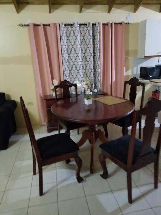 Oak Villa (2 bedroom residential home) photo 4