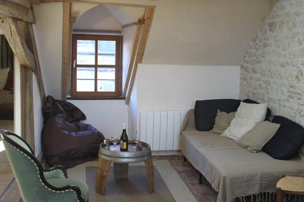 Cellier de l'abbaye- gîte Tête à Tête photo 1