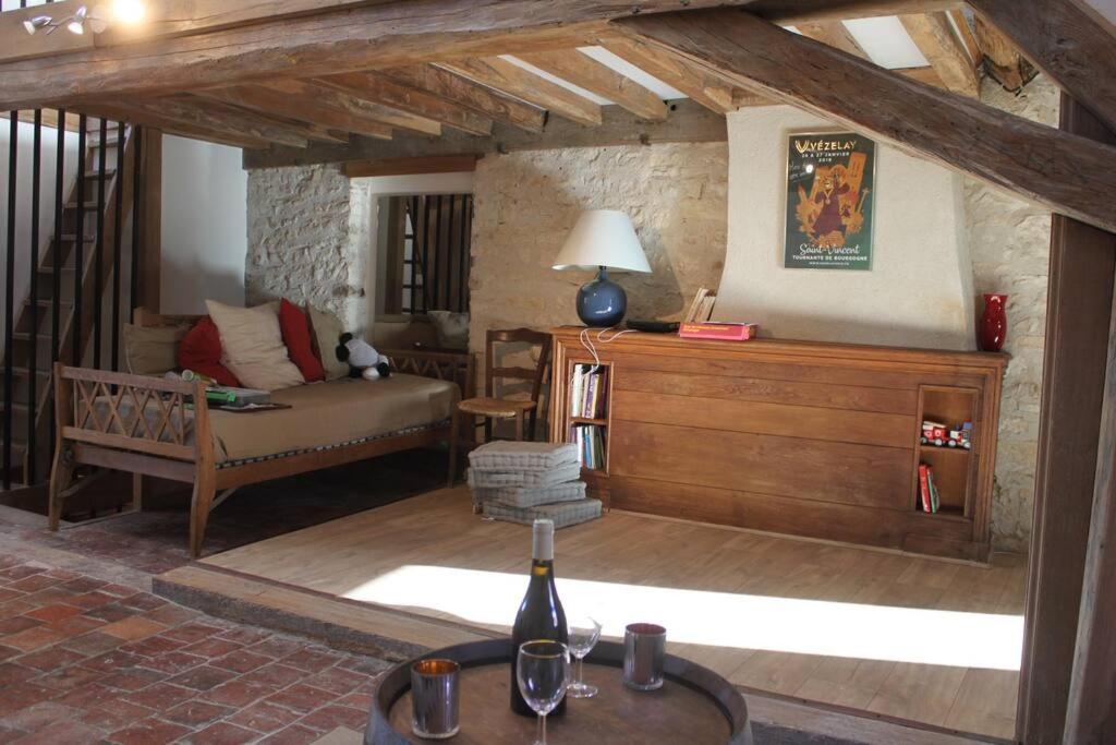 Cellier de l'abbaye- gîte Tête à Tête photo 3