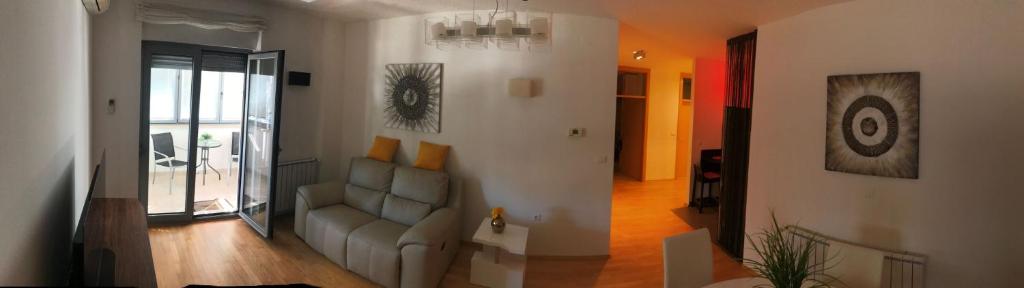 Apartment Angela with private garage