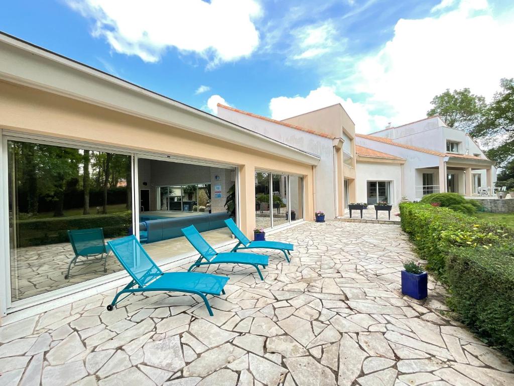 Les Jardins de la Muse, piscine couverte, spa et fitness photo 2