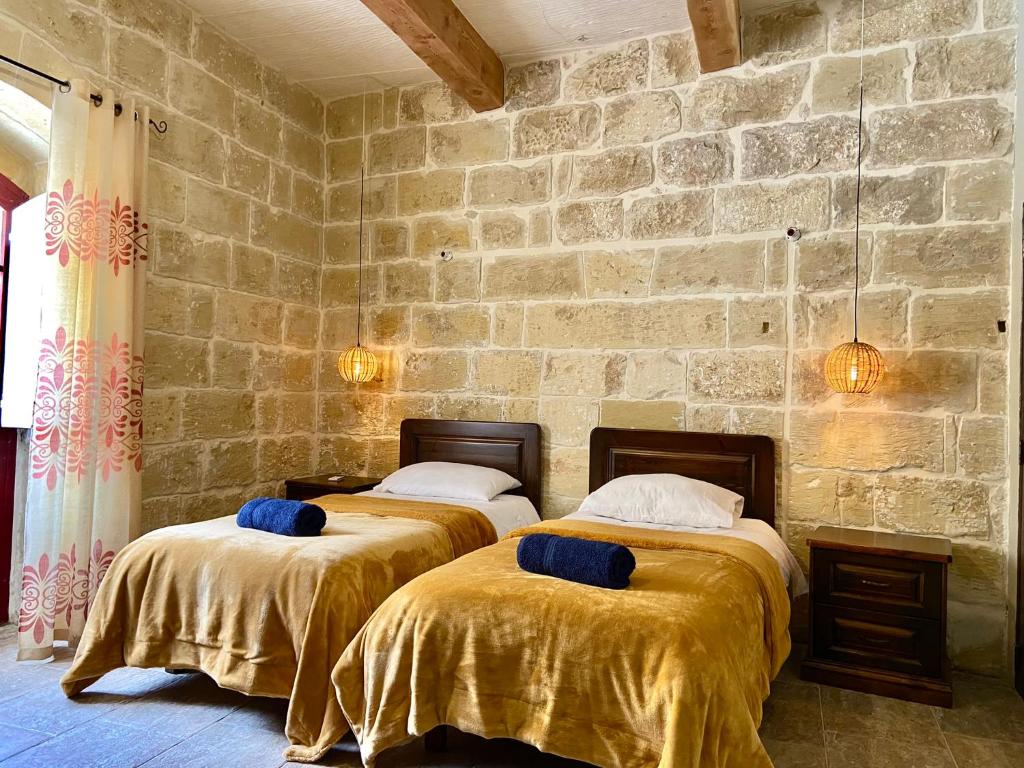 Ta Lucija - Luxurious 6 Bedroom/En suite Villa - Pool / AC photo 4