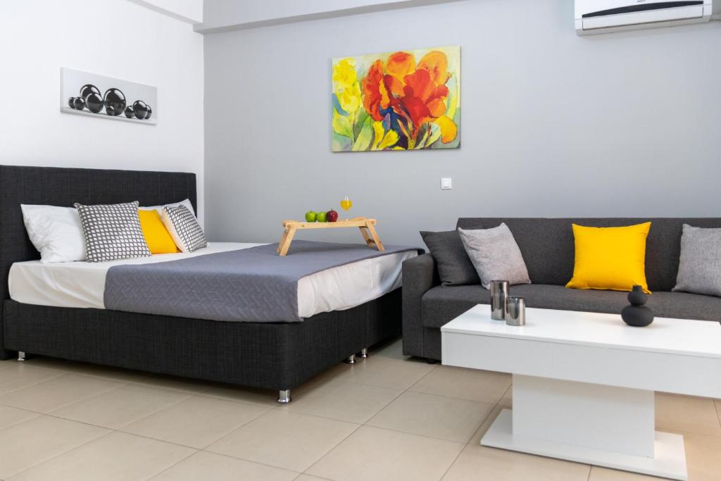 C3 Modern Spartan Apartment photo 3