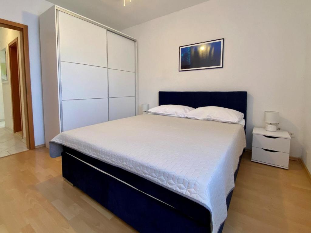 Apartment Mirroni by Interhome photo 4