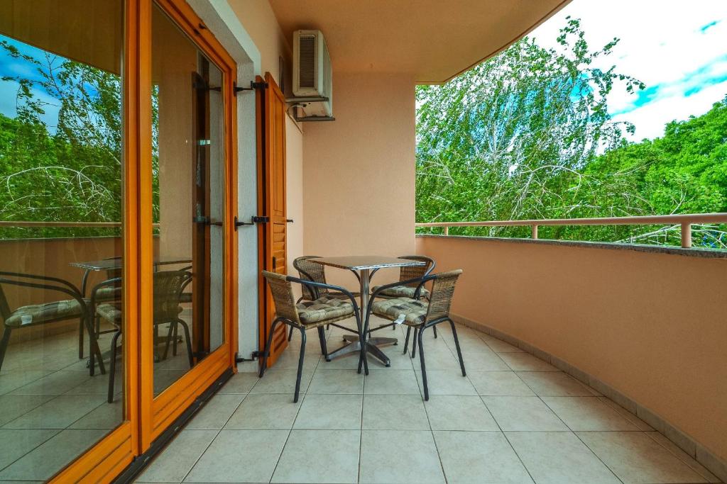 Moreri Garden photo 1