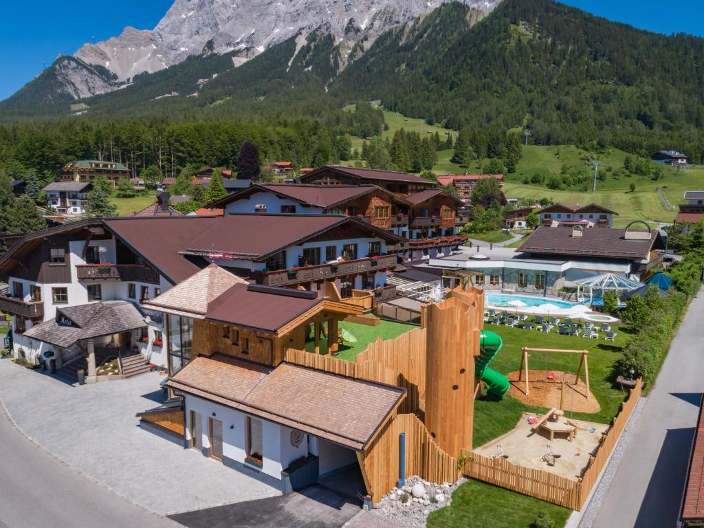Hotel Tirolerhof - Familotel Zugspitze photo 3