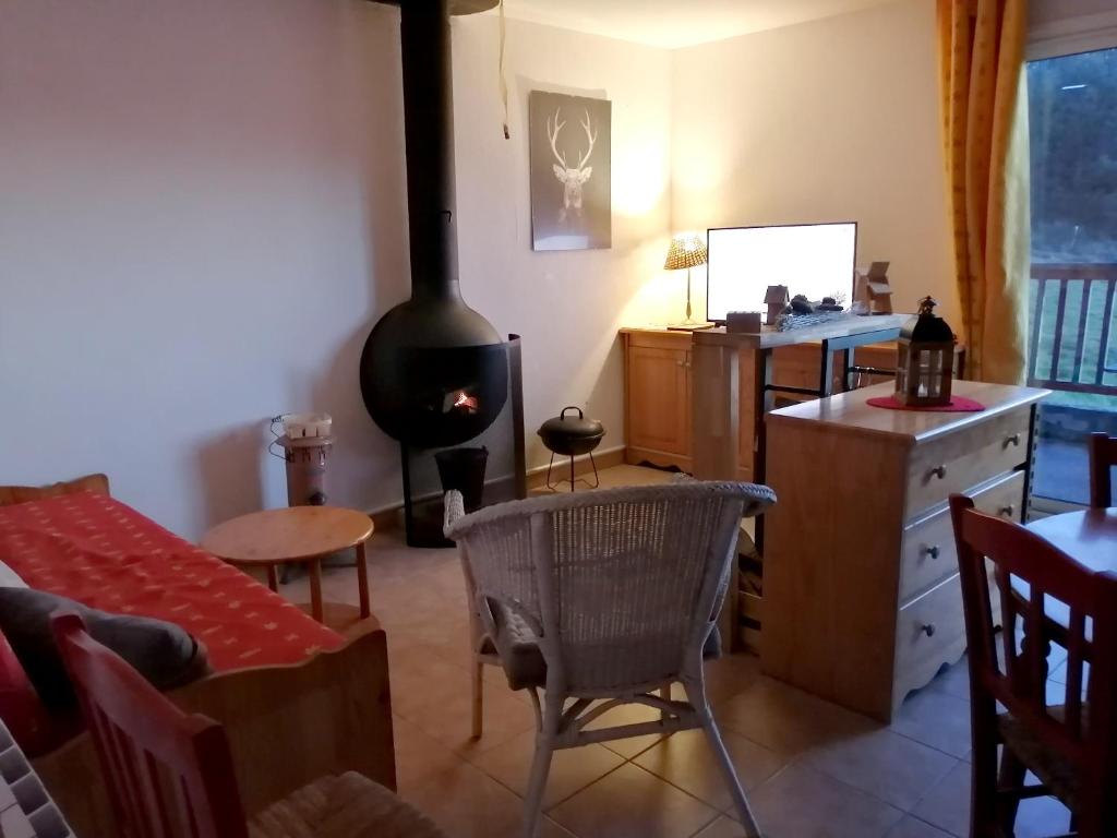 Chalet de 2 chambres avec vue sur le lac et jardin amenage a La Salvetat sur Agout photo 4