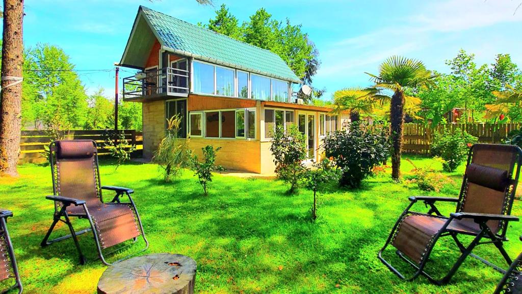 House & Yard Sesil S 70m to beach