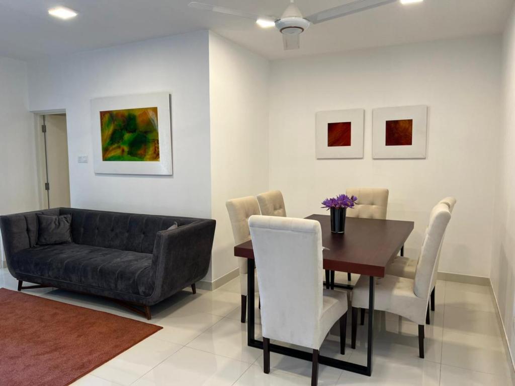 Fairway 2 Bedroom Luxury Apartment with Gym and Pool photo 3