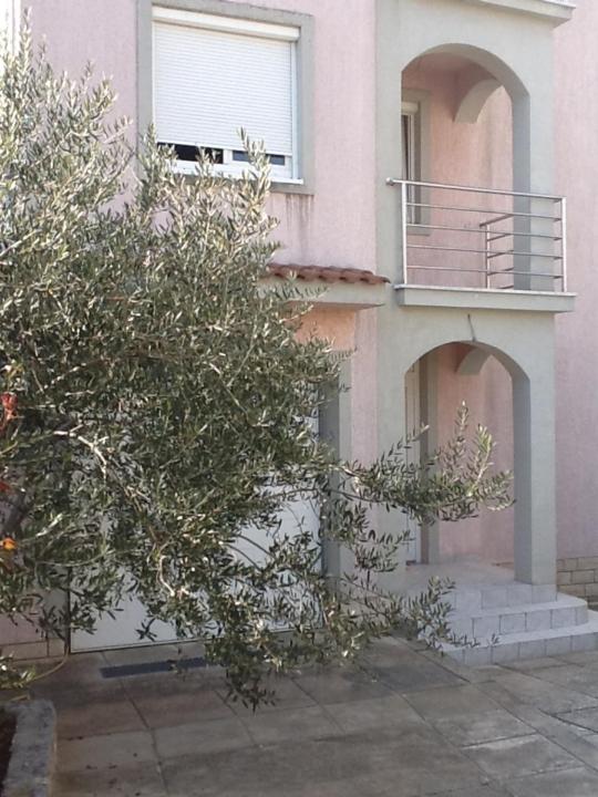 Apartment and Rooms Santini photo 4
