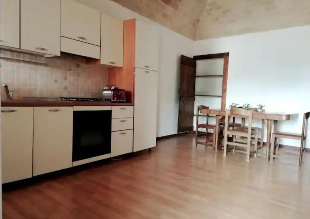 PIAZZETTA DEL FORNO GRAZIOSO BILOCALE ad ASSERGI photo 4