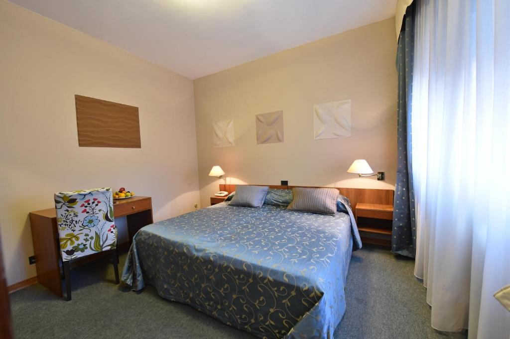 AMBRA HOTEL - The only central lakeside hotel in Iseo photo 2