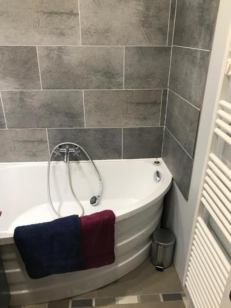 Bel Appartement lumineux avec extérieur photo 2