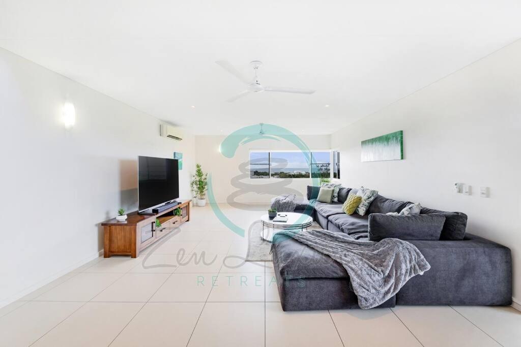ZEN LUXURY: 2-Story 4-BR Penthouse in Darwin City with Mindal Markets & Harbour Views photo 4