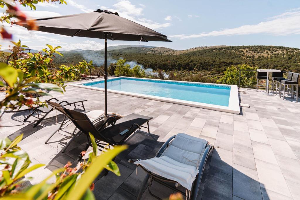 Guest house "The View" - with a pool photo 4