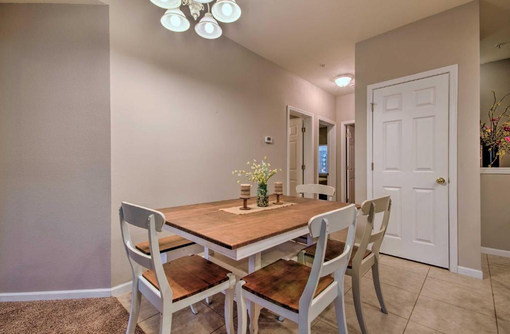Spacious Lakefront Condo with Community Pools! photo 4