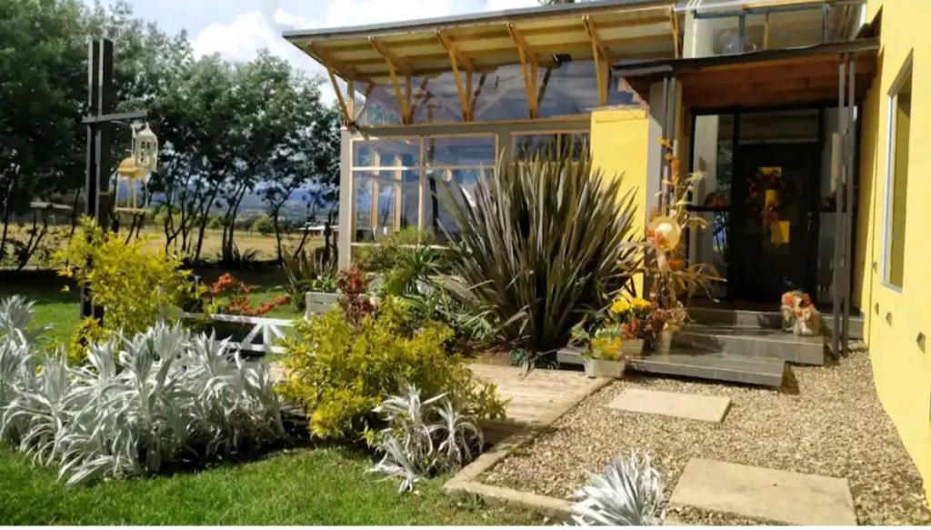 Amonita casa Campestre, vía Tunja Paipa photo 3