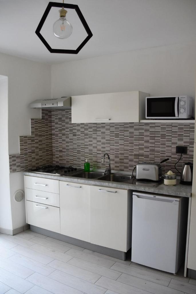 Intero alloggio :Casa D D Nuova aperturaHost Rosi photo 3