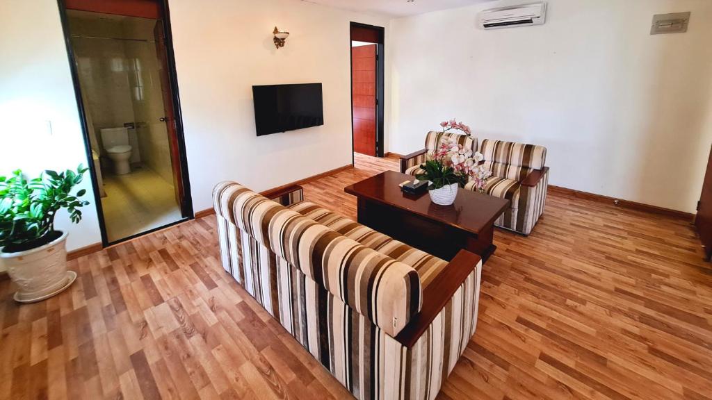Happy Life Hotel