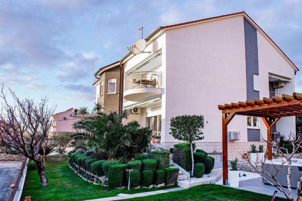 Apartment and Rooms Ana photo 1