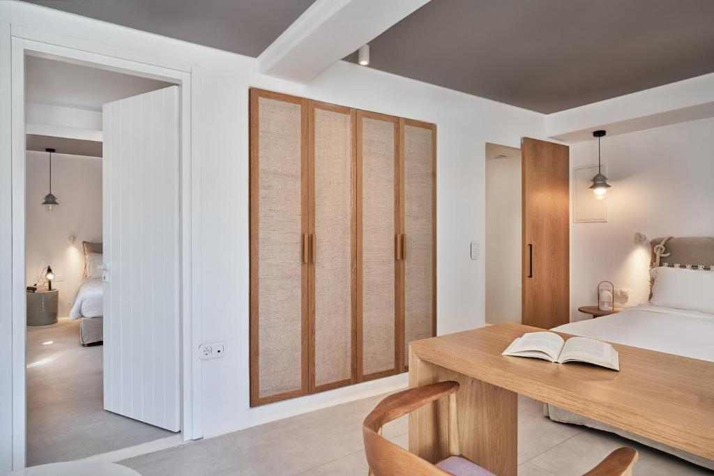 Adorno Beach Hotel and Suites photo 2