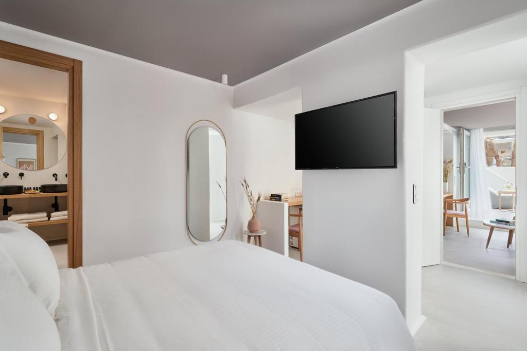 Adorno Beach Hotel and Suites photo 3