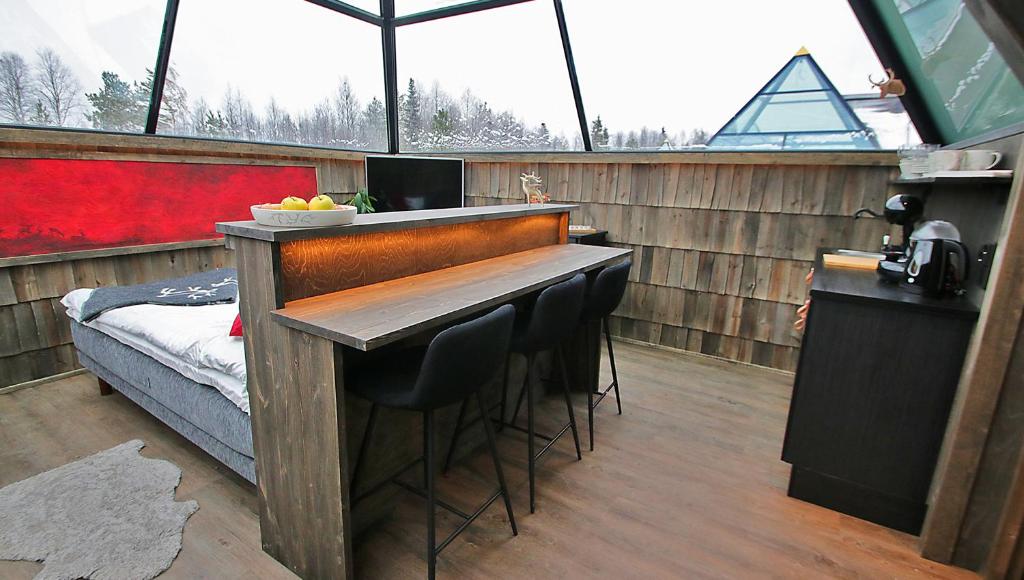 Aurora Pyramid Glass Igloos photo 3