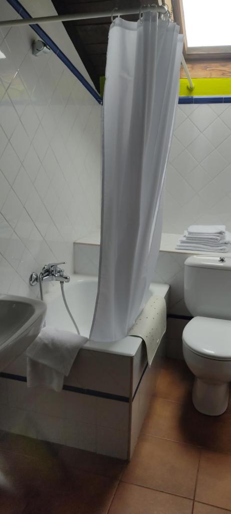 Hostal Mendaurpe photo 3