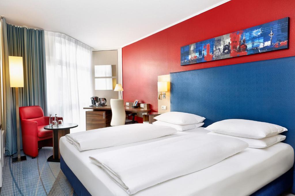 H+ Hotel Köln Brühl photo 4