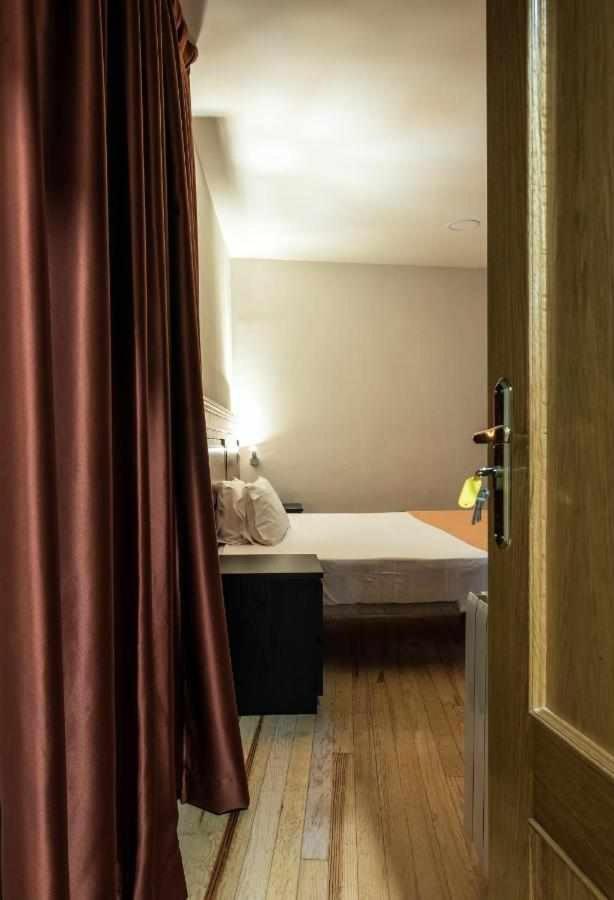 KUBIK Hotel - Tap to explore photos