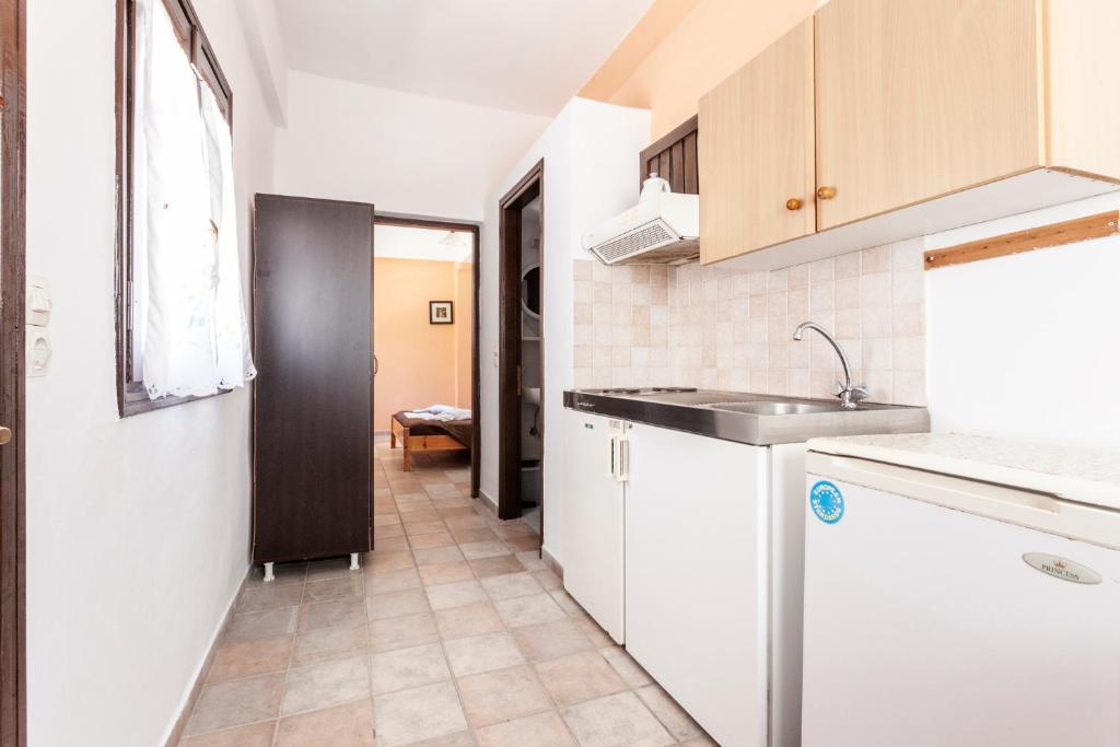 One Bedroom Apartment With Kitchenette# 12 A photo 4