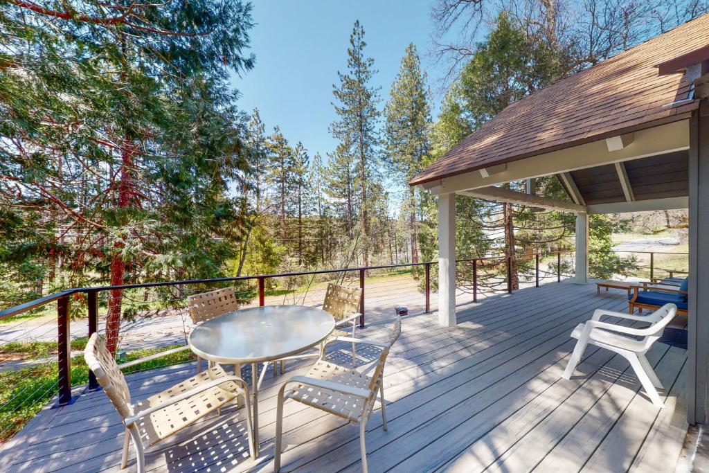Rustic Cabin photo 1