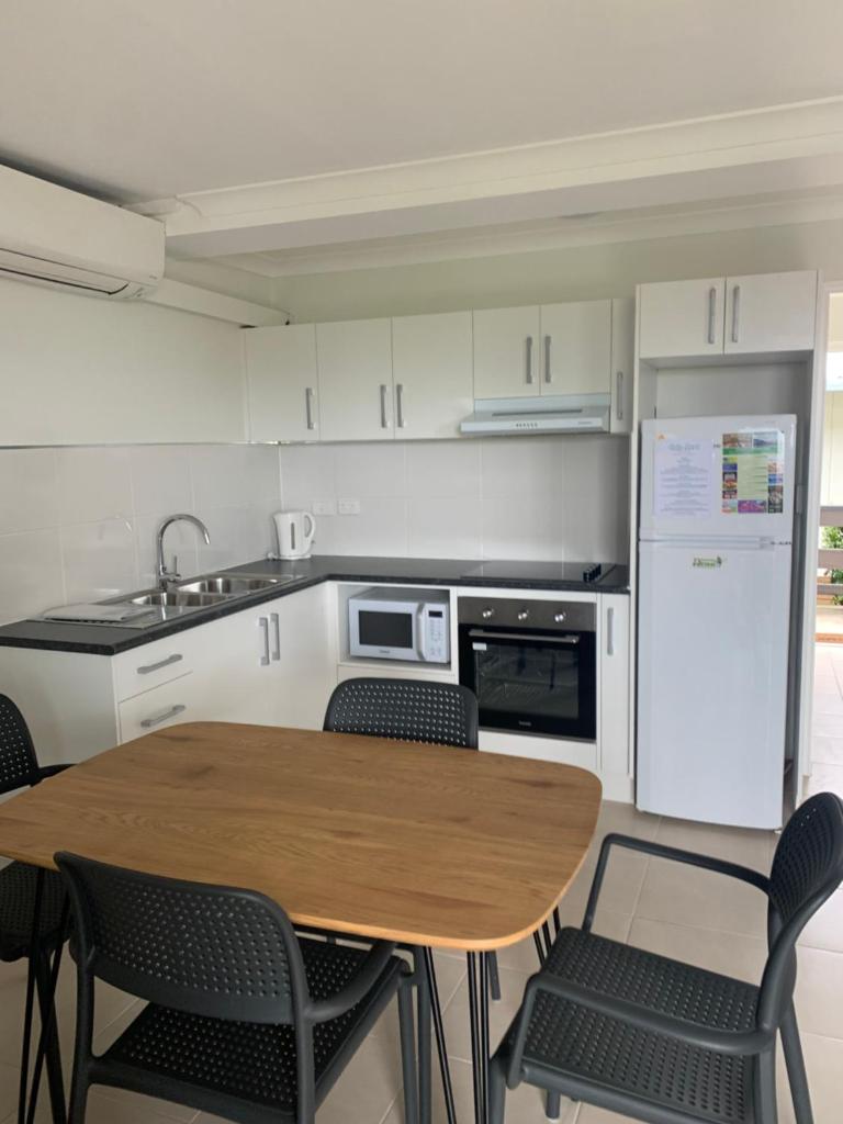 Airlie Beach Apartments photo 2