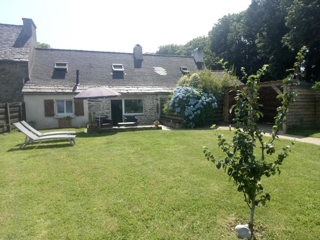 Petite maison dans les Monts d'Arrée TY COZ photo 2