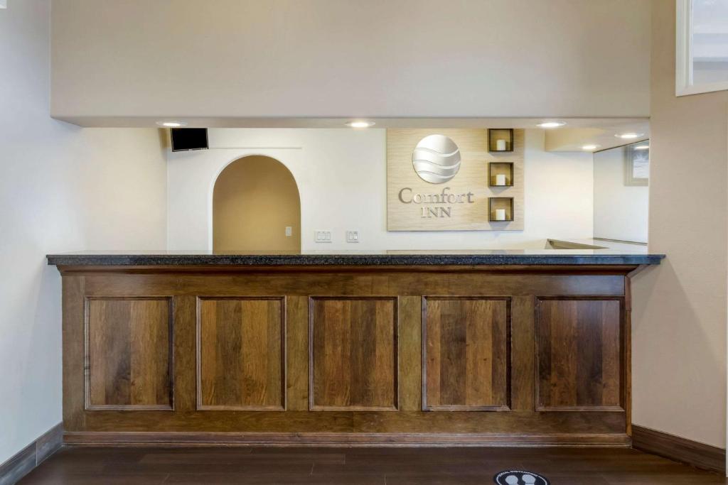 Comfort Inn Lethbridge photo 3